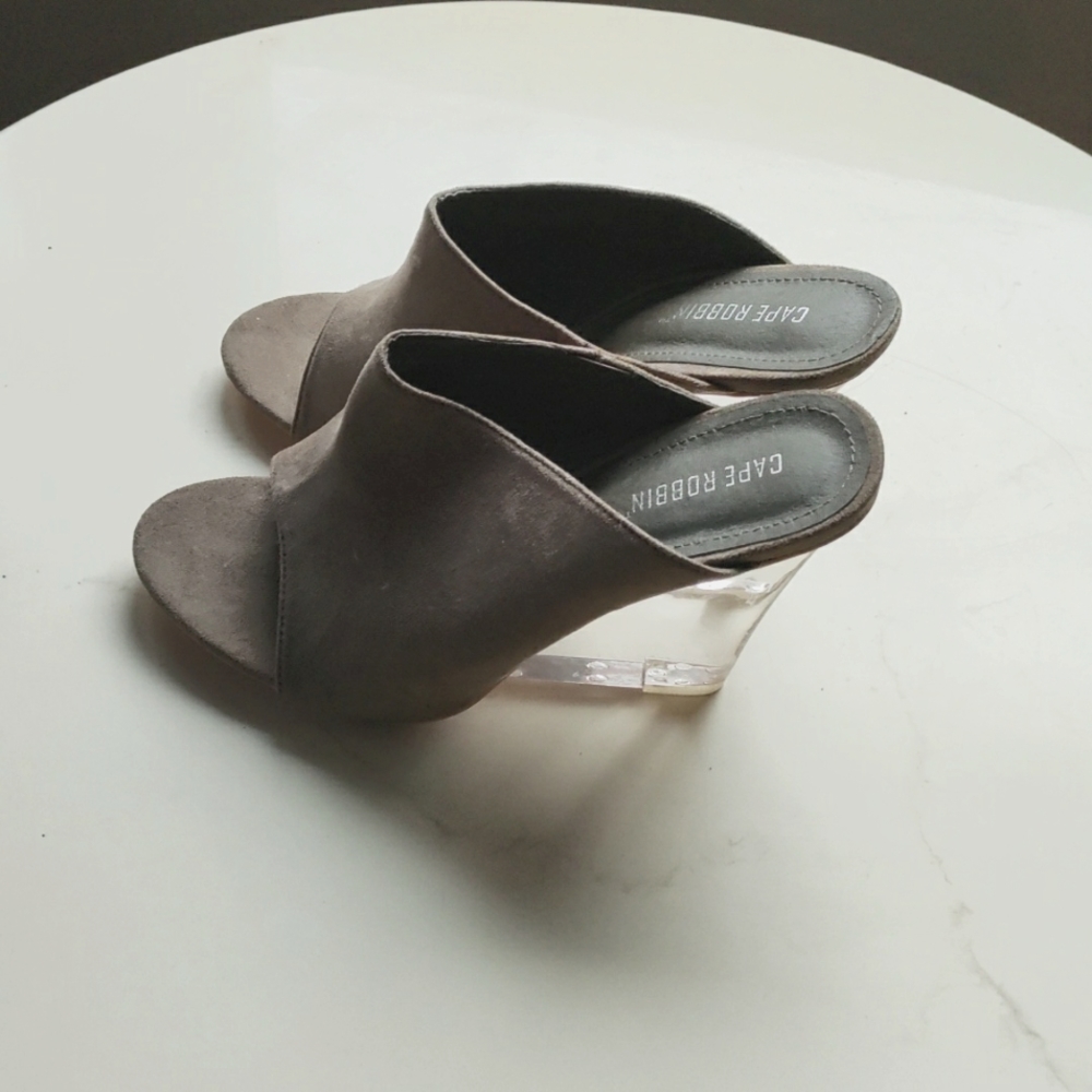 Cape Robbin Open toe clear heel sandals